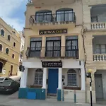 Mayfair Apartment *