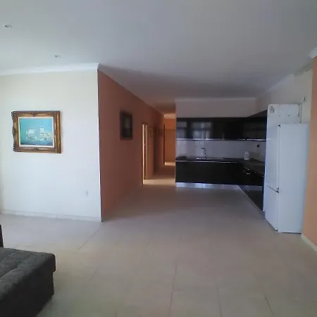 Mayfair Apartment *